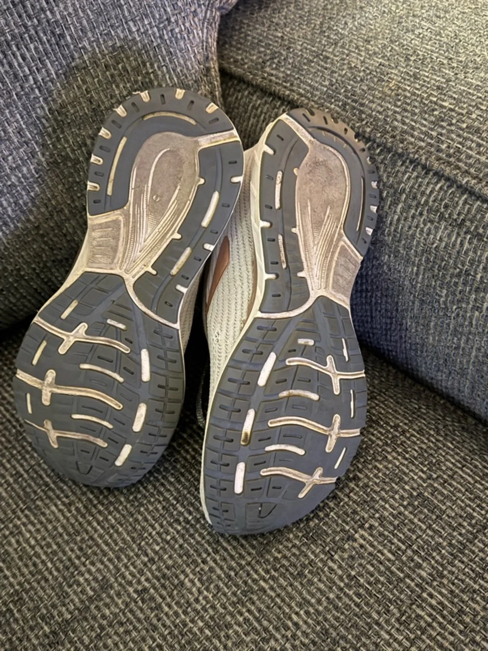 Brooks Revel Shoes Women’s size 9 - Picture 4 of 7
